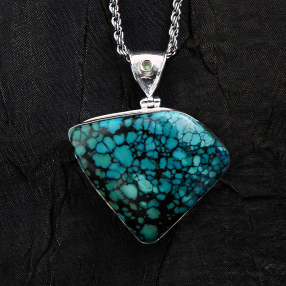 Jewelry - WOW 💎 Indian Mountain Turquoise & Peridot Pendant